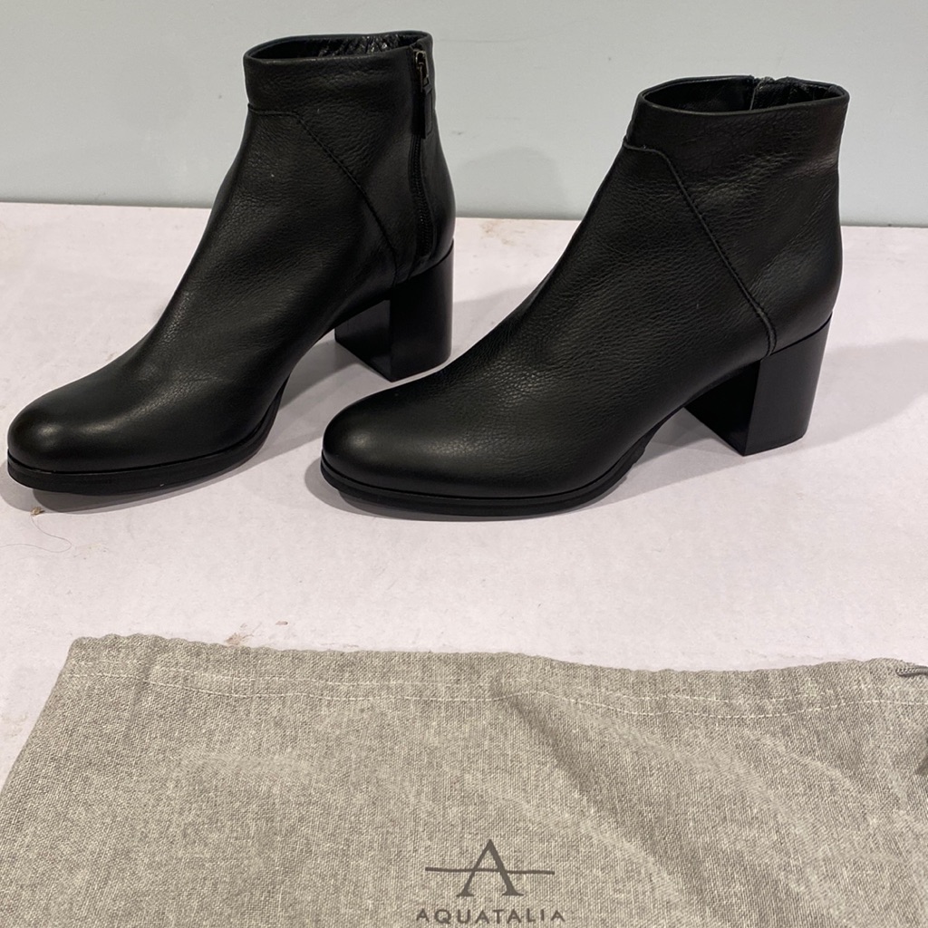 Aquatalia Italy New Black Leather Ankle Zipper Boots & Dust Bag Block Heel